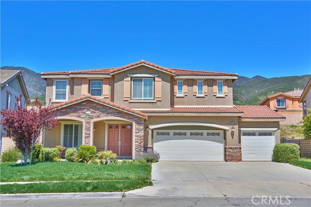 15122 Honey Pine Ln, Fontana, CA 92336