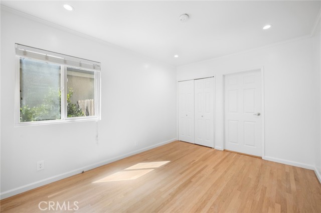 Detail Gallery Image 22 of 34 For 17429 Burbank Bld, Encino,  CA 91316 - 3 Beds | 2 Baths