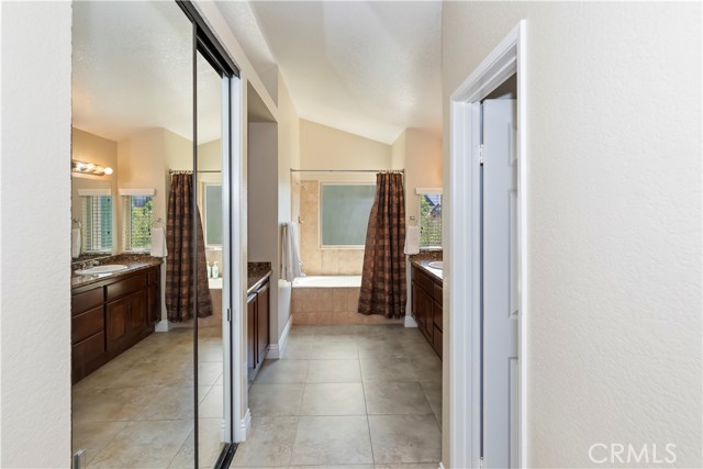 17015 Knollbrook Place, Riverside CA: https://media.crmls.org/medias/023e088d-763e-4d74-a0fc-65c987f3e65a.jpg