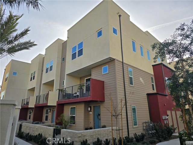 Front Image Thumbnail for CROC26069670