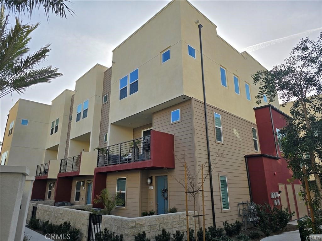 1651 W Lincoln Avenue #105