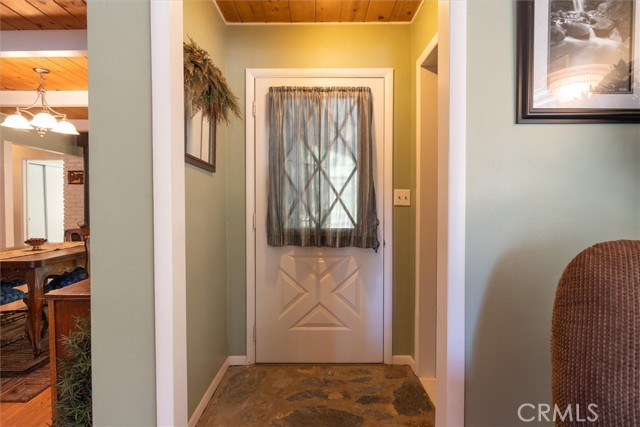 Detail Gallery Image 9 of 41 For 7167 Snyder Ridge Rd, Mariposa,  CA 95338 - 3 Beds | 2 Baths