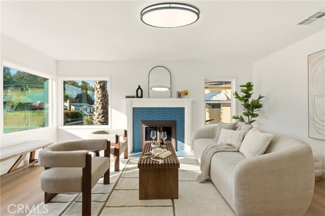 2106 Mcpherson Avenue, Los Angeles CA: https://media.crmls.org/medias/02412b99-9071-4b16-a579-1ccdbe9e1686.jpg