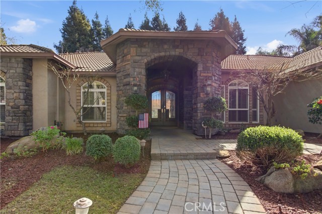 Image 3 of 66 For 2144 King Arthur Court