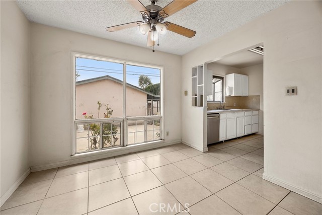 1208 E Commonwealth Avenue, Fullerton CA: https://media.crmls.org/medias/02414687-5746-4443-a08e-d405cf078085.jpg
