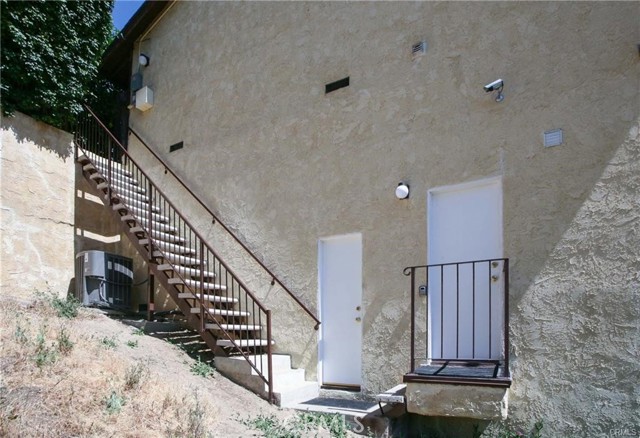 Detail Gallery Image 7 of 7 For 3548 Gladiola Dr a,  Calabasas,  CA 91302 - 2 Beds | 1 Baths
