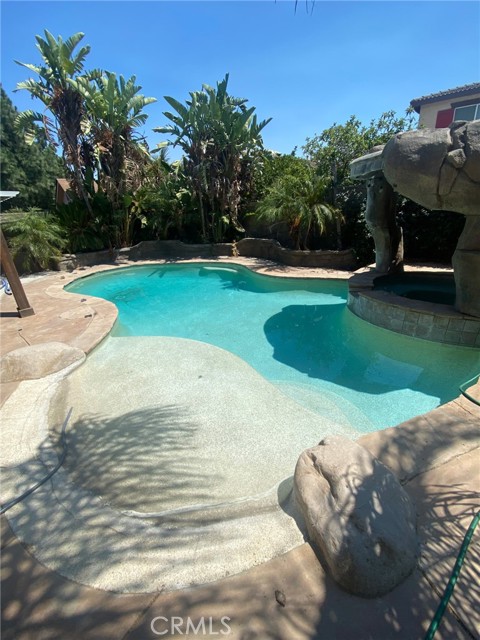 Detail Gallery Image 12 of 13 For 17139 Grapevine Ct, Fontana,  CA 92337 - 5 Beds | 3 Baths