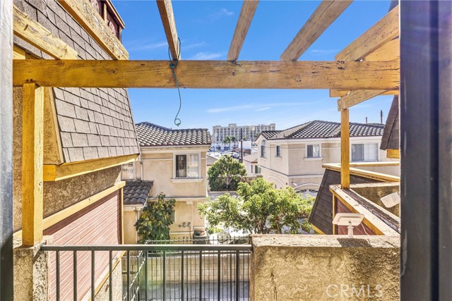 Detail Gallery Image 26 of 31 For 205 N Lincoln Ave Unit B, Monterey Park,  CA 91755 - 2 Beds | 1/1 Baths