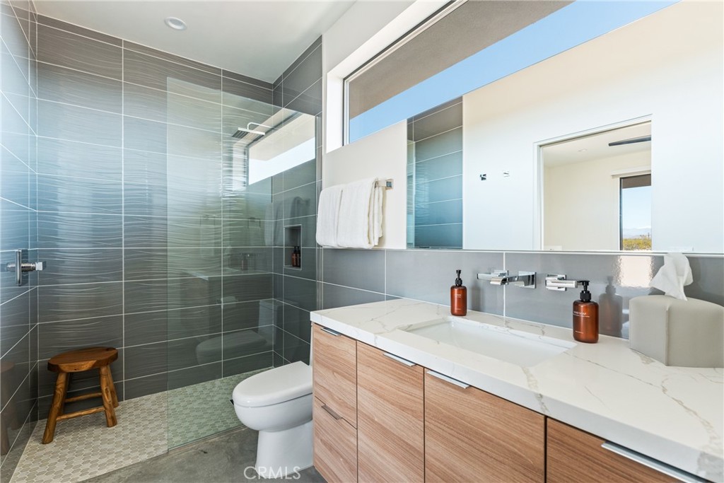 MLS #OC25252213 image #15