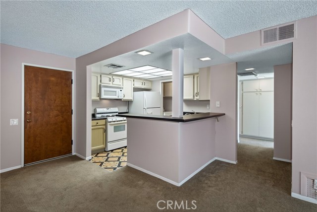 Detail Gallery Image 2 of 24 For 246 E Fern, Redlands,  CA 92373 - 2 Beds | 2 Baths