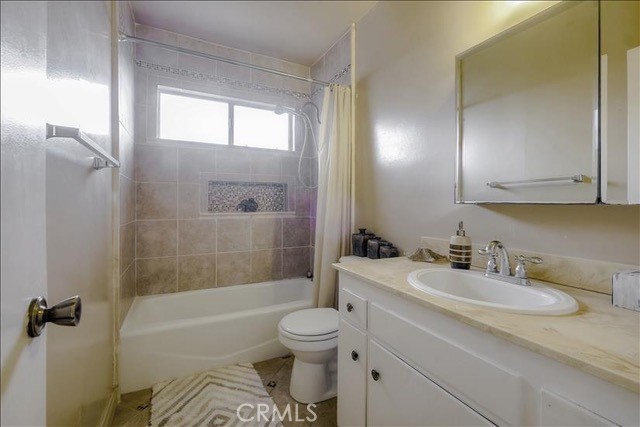 1811 South Alma Street, San Pedro CA: https://media.crmls.org/medias/0244f006-8cfa-4cde-bd36-48edde044b66.jpg