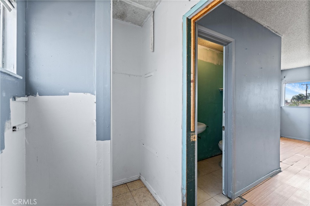 https://media.crmls.org/medias/02450a32-8bbb-4eb6-9be6-394a716e5c53.jpg?preset=X-Large