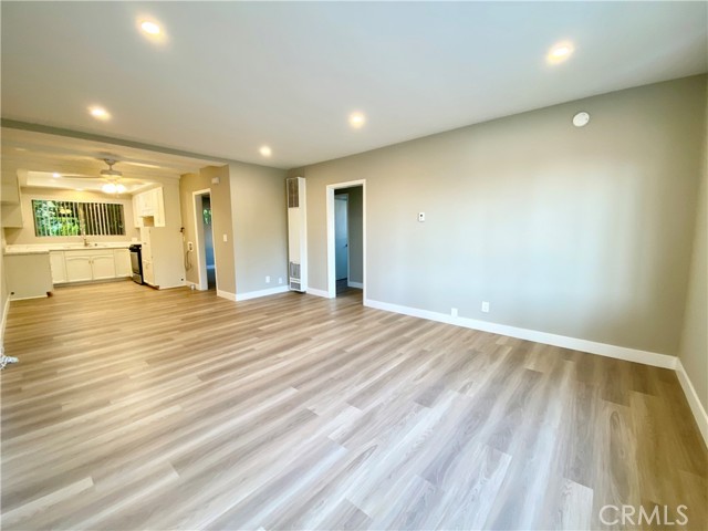 Detail Gallery Image 1 of 11 For 3335 Triangle Pl #4,  Glendale,  CA 91208 - 2 Beds | 1 Baths