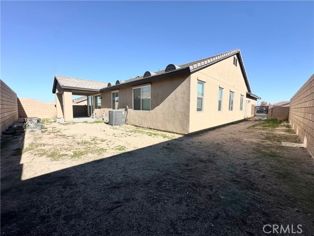 13224 6th, Victorville CA: https://media.crmls.org/medias/02460851-021c-466a-b5ca-d84f2a21be02.jpg