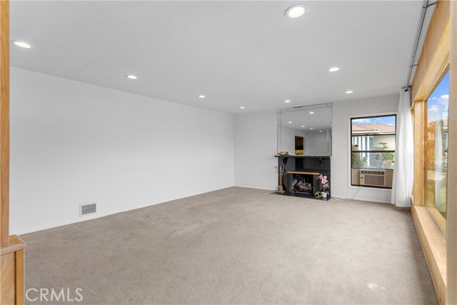 12319 Aneta Street, Culver City CA: https://media.crmls.org/medias/02466676-661c-4cf4-ac2f-11c1c7e91aeb.jpg