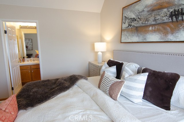 Detail Gallery Image 7 of 35 For 240 S Mentor #2,  Pasadena,  CA 91106 - 2 Beds | 2/1 Baths