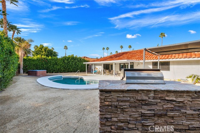 Detail Gallery Image 2 of 43 For 1489 E Francis Dr, Palm Springs,  CA 92262 - 4 Beds | 3 Baths