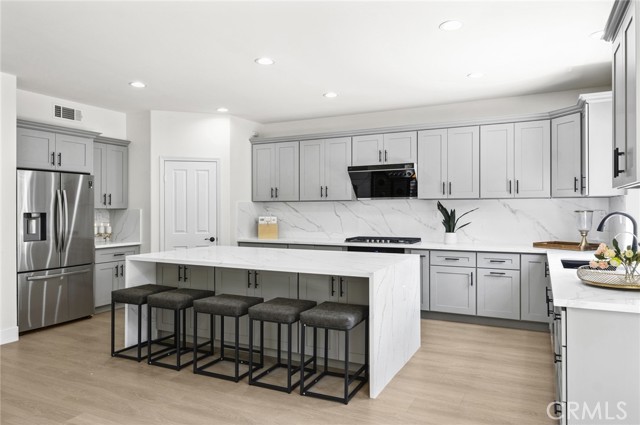 37 Pheasant Creek, Irvine CA: https://media.crmls.org/medias/02482570-d291-42f6-9c71-52730a991f4a.jpg