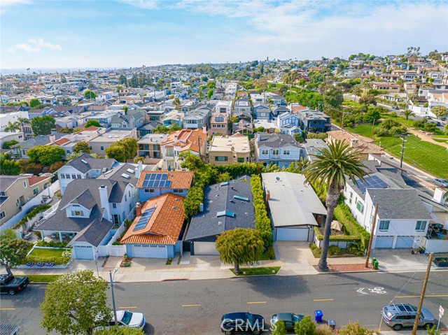 541 1st Street, Manhattan Beach, California 90266, 2 Bedrooms Bedrooms, ,2 BathroomsBathrooms,Residential,Sold,1st,SB23123581