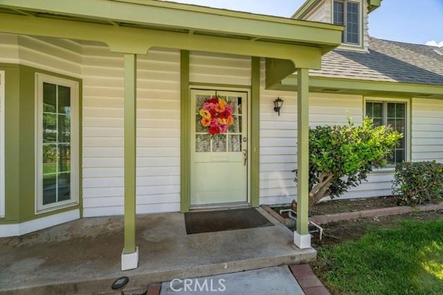 Detail Gallery Image 3 of 55 For 5444 Peacock Lane, Riverside,  CA 92505 - 5 Beds | 4 Baths