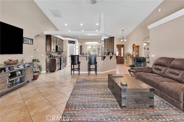 Detail Gallery Image 9 of 48 For 14927 Tournament Dr, Helendale,  CA 92342 - 3 Beds | 2 Baths