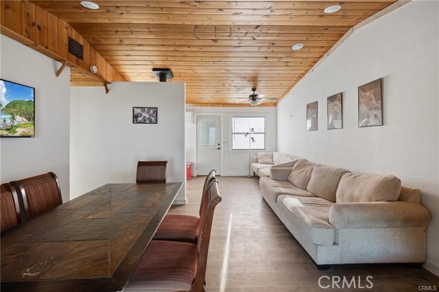 Detail Gallery Image 3 of 28 For 46417 Kings Canyon Rd, Lancaster,  CA 93536 - 2 Beds | 1 Baths