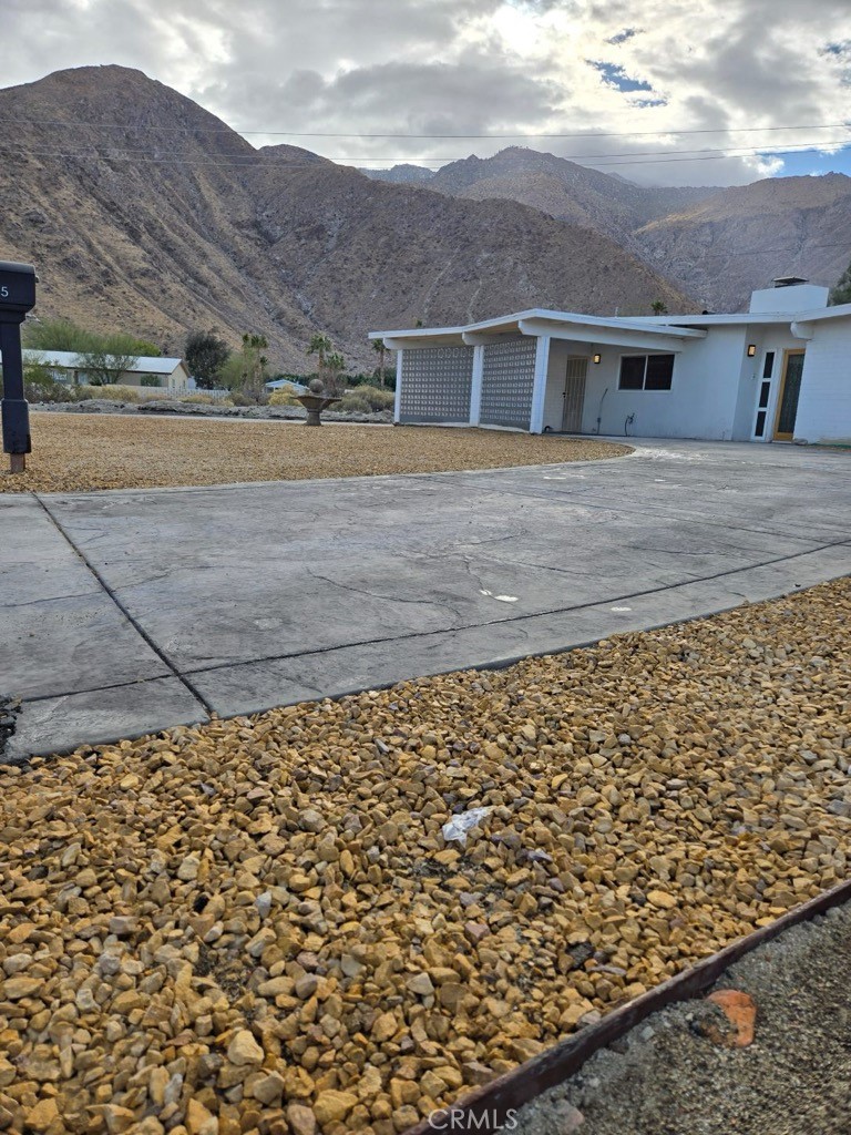 https://media.crmls.org/medias/02496141-a597-47a6-961c-535a41f7a502.jpg?preset=X-Large