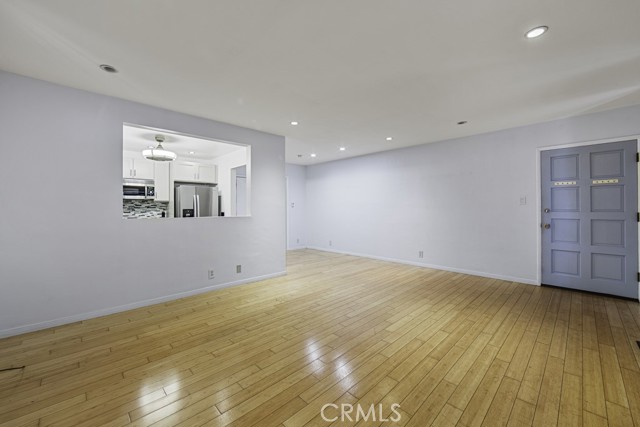 Detail Gallery Image 5 of 34 For 21 Alamitos #1,  Long Beach,  CA 90802 - 2 Beds | 2 Baths