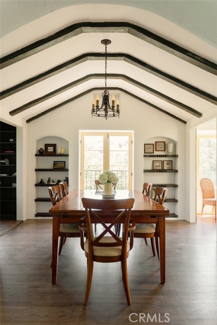 15113 Encanto Drive, Sherman Oaks CA: https://media.crmls.org/medias/0249c322-7ea7-4f79-9e97-226e695ba7d4.jpg