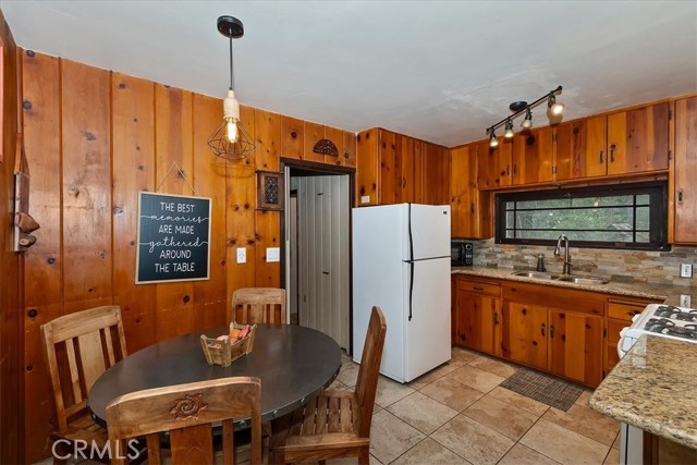 Detail Gallery Image 21 of 39 For 770 Cottage Grove, Lake Arrowhead,  CA 92352 - 3 Beds | 2 Baths