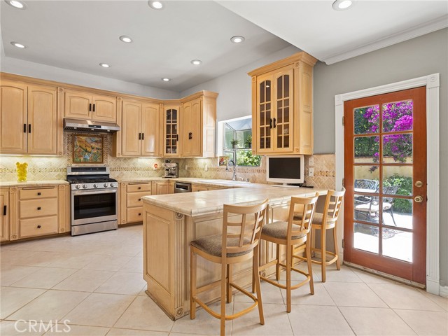 5815 Irving Avenue, La Crescenta CA: https://media.crmls.org/medias/024a04b7-9fed-4a17-b07a-2eb9576f7f75.jpg