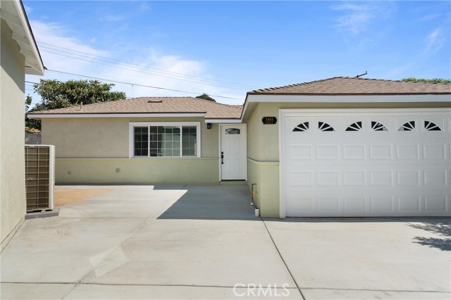 1401 Highland Street, Santa Ana CA: https://media.crmls.org/medias/024a2271-ff18-4366-af04-a491f2f98bdd.jpg