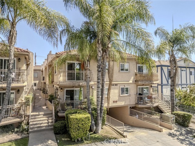 550 E Santa Anita Avenue, Burbank CA: https://media.crmls.org/medias/024a53ee-2fbc-41c4-8d29-73a429b3106b.jpg