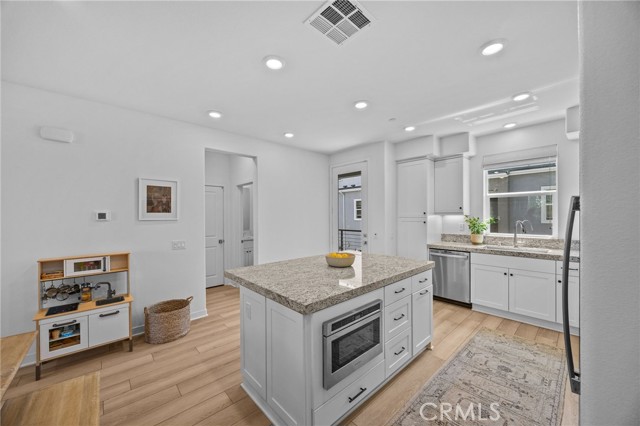Detail Gallery Image 11 of 47 For 323 Adela, Lake Forest,  CA 92630 - 3 Beds | 3/1 Baths