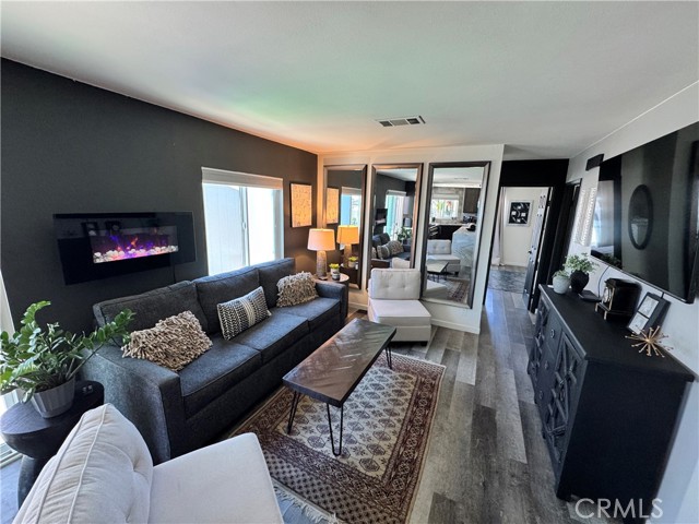 23301 Ridge Route Drive, Laguna Hills CA: https://media.crmls.org/medias/024ab4a3-b9b2-4364-8312-f159a777ac17.jpg