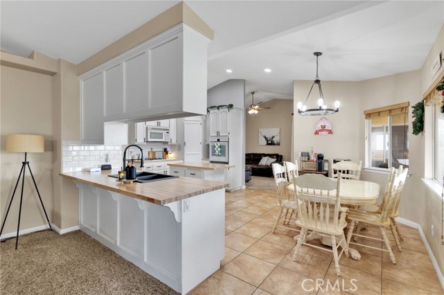 Detail Gallery Image 10 of 39 For 15888 Saint Timothy, Apple Valley,  CA 92307 - 4 Beds | 2 Baths