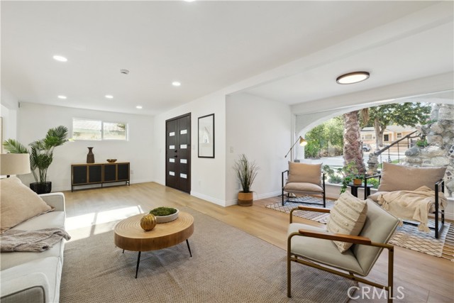 1290 E Woodbury Road, Pasadena CA: https://media.crmls.org/medias/024b6658-2fef-4e8b-bd61-793fcba2f129.jpg