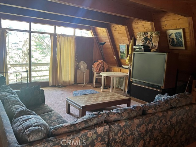 Detail Gallery Image 8 of 40 For 841 Glen View Ln, Twin Peaks,  CA 92391 - 3 Beds | 2 Baths