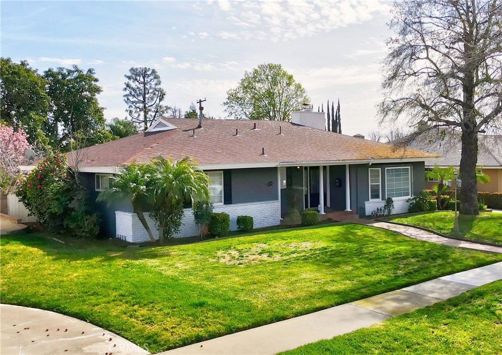 1378 N 1st Avenue, Upland, CA 91786