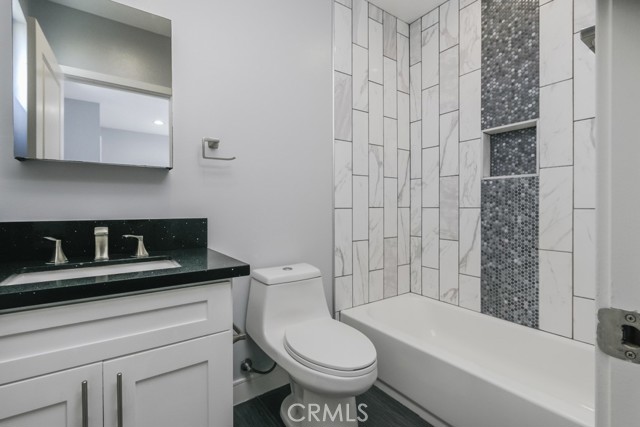 529 W 80th Street, Los Angeles CA: https://media.crmls.org/medias/024c7651-99ad-4140-b2fd-10c3795ce038.jpg