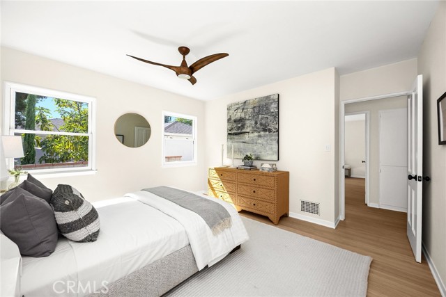 852 E Howard Street, Pasadena CA: https://media.crmls.org/medias/024ca73e-412f-46ea-91cf-84874ee85b29.jpg