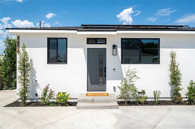 765 E Silva Street, Long Beach CA: https://media.crmls.org/medias/024cb001-241e-4775-8091-9ca89d520c44.jpg
