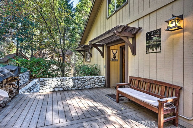 Detail Gallery Image 3 of 30 For 26637 Lake Forest Dr, Twin Peaks,  CA 92391 - 2 Beds | 2/1 Baths