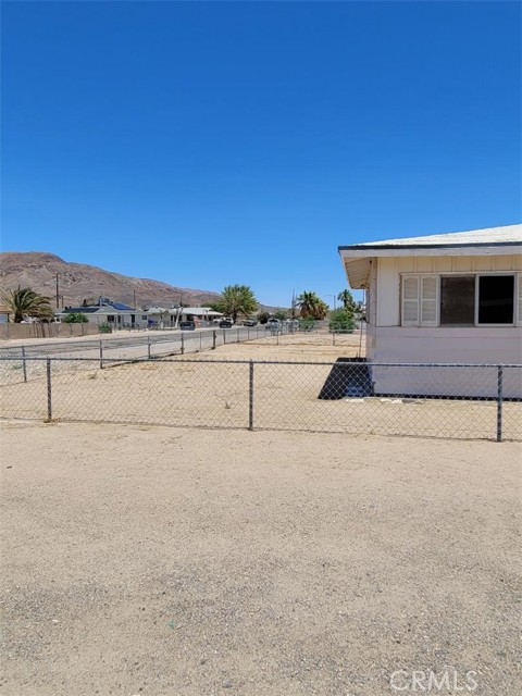 Detail Gallery Image 3 of 25 For 36013 4th St, Yermo,  CA 92398 - 3 Beds | 1 Baths
