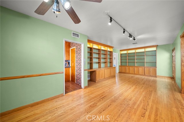 Detail Gallery Image 3 of 28 For 917 N Huntington, San Fernando,  CA 91340 - 4 Beds | 3 Baths