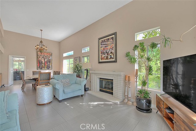 Detail Gallery Image 7 of 71 For 16049 Pinnacle, Chino Hills,  CA 91709 - 4 Beds | 2/1 Baths