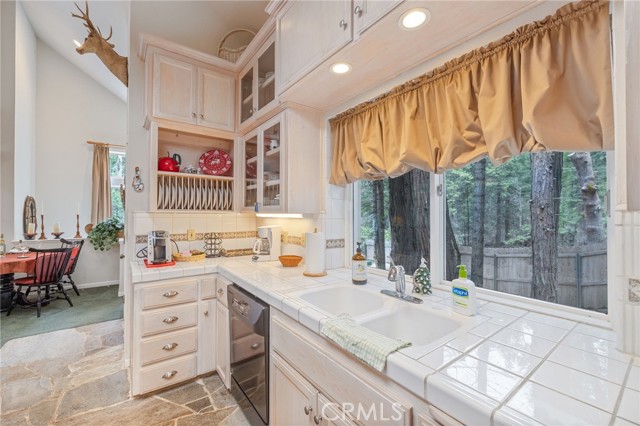 Detail Gallery Image 18 of 67 For 47877 Lewis Creek Rd, Oakhurst,  CA 93644 - 2 Beds | 2 Baths