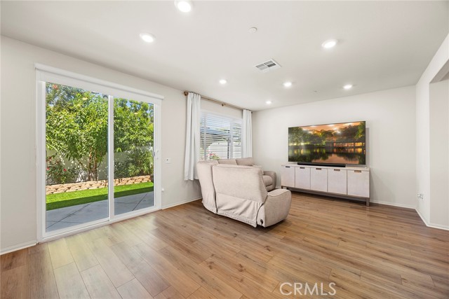 247 Lockhart Way, West Covina CA: https://media.crmls.org/medias/0250d462-10ec-4928-85d4-0c909a40748e.jpg