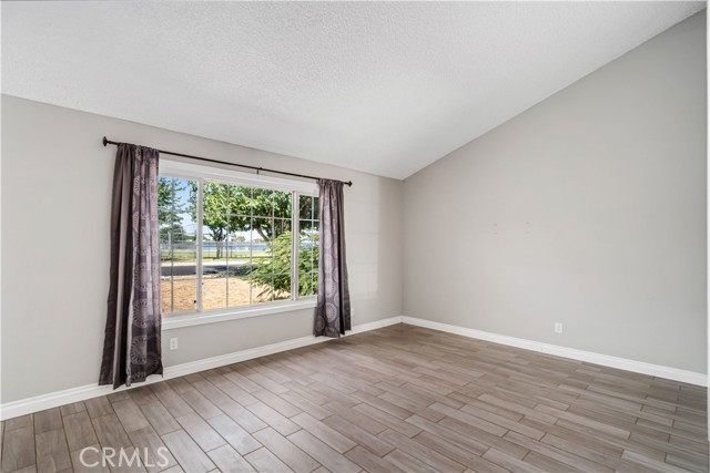 44220 Fig Avenue, Lancaster CA: https://media.crmls.org/medias/02515f8a-dd01-4433-92a7-d9f9fdd6fc3c.jpg