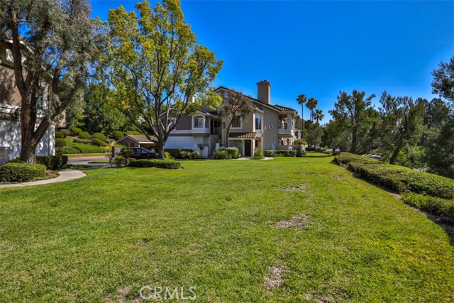 8025 E Sandstone Drive, Anaheim Hills CA: https://media.crmls.org/medias/02522bb3-60dd-4fe0-9926-7be61cd684ba.jpg
